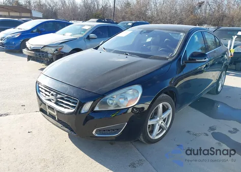 2013 Volvo S60 T5/T5 Platinum/T5 Premier/T5 Premier Plus из США, поврежденный, VIN YV1612FS1D2171372